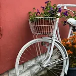 Elena Apartment- Spacious For 6, 2 Bathrooms, Free Parking 로비니