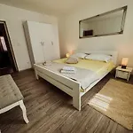 아파트 Elena Apartment- Spacious For 6, 2 Bathrooms, Free Parking