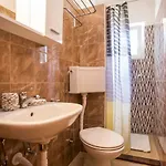 아파트 Elena Apartment- Spacious For 6, 2 Bathrooms, Free Parking
