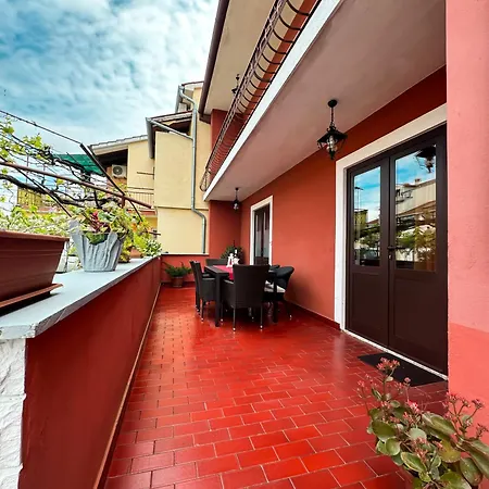 شقة Elena Apartment- Spacious For 6, 2 Bathrooms, Free Parking *