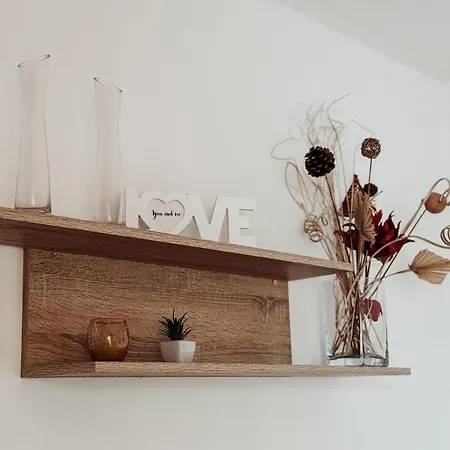 Elena Apartment- Spacious For 6, 2 Bathrooms, Free Parking